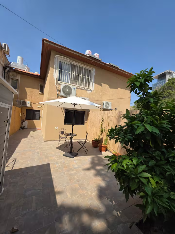 Oasis 1 Patio & Entrance